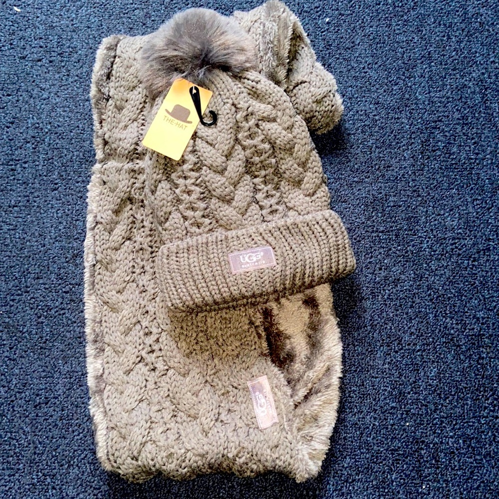 New UGG Grey hat and scarf set! Gloves also available